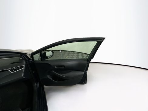 Used 2024 Toyota Corolla LE FWD image 31
