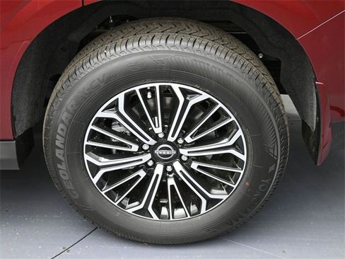 New 2025 Nissan Armada SL w/ Captain's Chari Seat Package image 8