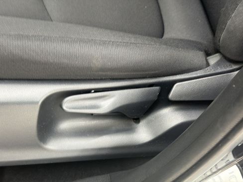 Used 2025 Toyota Corolla Cross LE FWD image 15