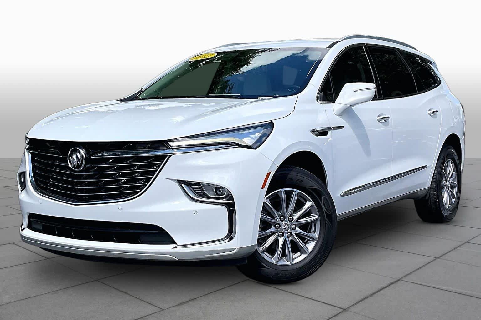 Used 2023 Buick Enclave Essence FWD image 2