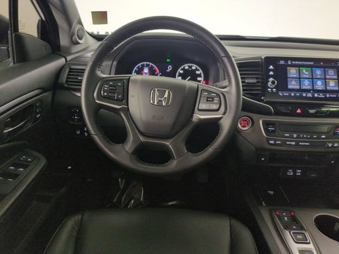 Certified 2025 Honda Ridgeline RTL image 17