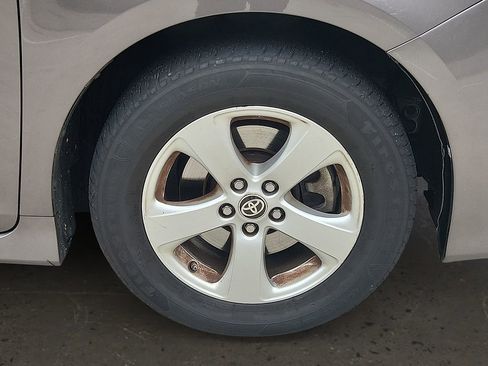 Used 2020 Toyota Sienna L image 9