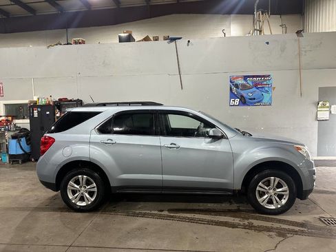 Used 2014 Chevrolet Equinox LT image 2