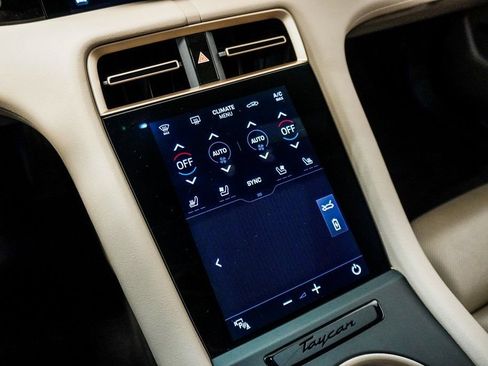 Used 2023 Porsche Taycan 4S w/ Premium Package image 41