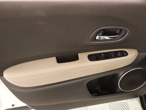 Used 2021 Honda HR-V EX image 16