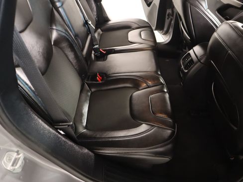 Used 2019 Jeep Cherokee Latitude Plus w/ Comfort/Convenience Group image 13