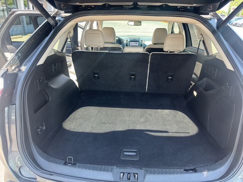 Used 2020 Ford Edge Titanium FWD image 26