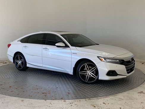 Used 2022 Honda Accord Touring image 6
