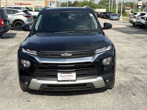Used 2023 Chevrolet TrailBlazer LT w/ Convenience Package FWD image 3