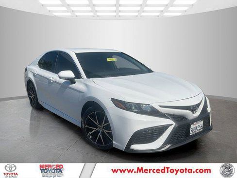 Certified 2024 Toyota Camry SE image 1