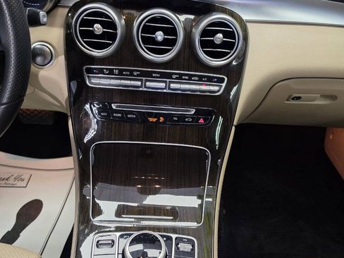 Used 2019 Mercedes-Benz GLC 300 image 17