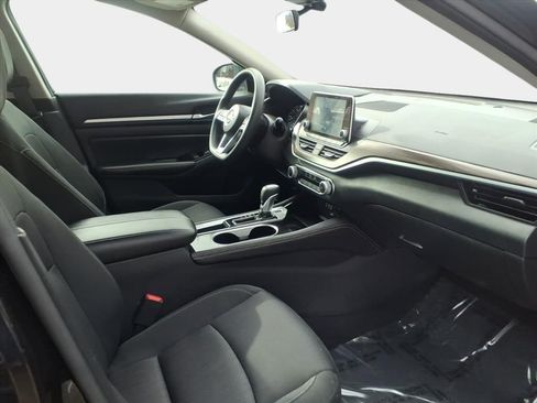 Used 2023 Nissan Altima 2.5 SV image 13