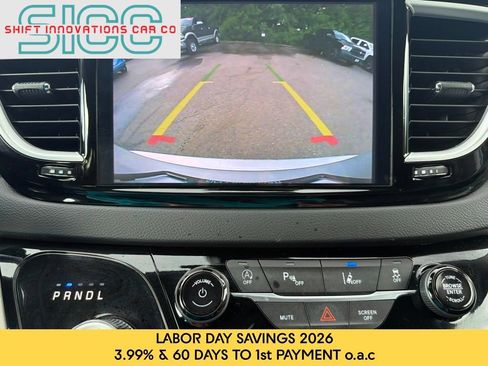 Used 2024 Chrysler Pacifica Touring-L FWD image 16