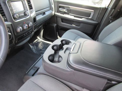 Used 2024 RAM 1500 Classic Warlock RWD image 15