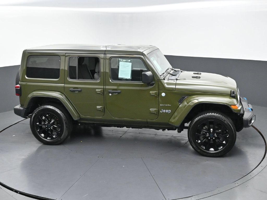 Used 2024 Jeep Wrangler Unlimited Sahara AWD/4WD image 43