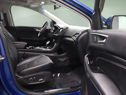 Used 2018 Ford Edge Titanium w/ Equipment Group 301A AWD/4WD image 12