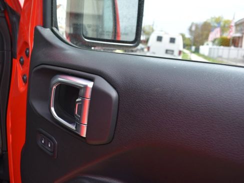 Used 2025 Jeep Wrangler Unlimited Sport AWD/4WD image 22
