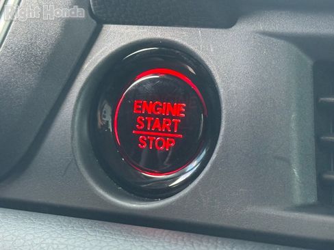 Certified 2025 Honda Pilot Touring image 25