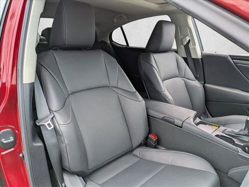 Used 2025 Lexus ES 300h w/ Premium Package FWD image 19