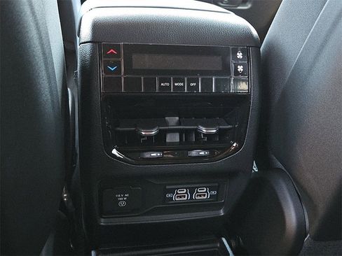 New 2025 Jeep Grand Cherokee L Laredo w/ Luxury Tech Group I image 17