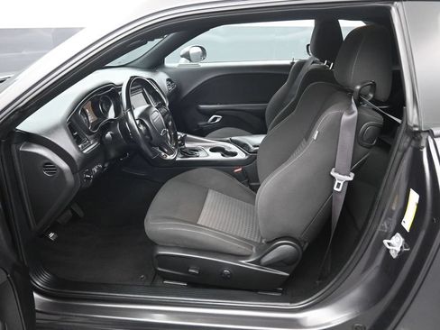 Used 2022 Dodge Challenger GT RWD image 9