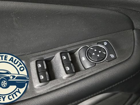 Used 2024 Ford Edge SEL image 17