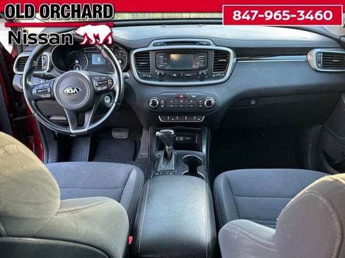 Used 2016 Kia Sorento LX w/ LX Convenience Package image 11