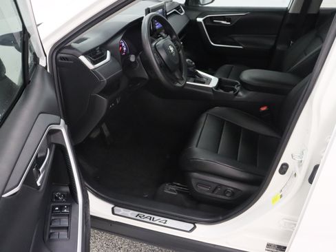 Used 2021 Toyota RAV4 XLE FWD image 14