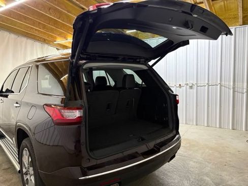 Used 2020 Chevrolet Traverse Premier w/ LPO, Floor Liner Package FWD image 9