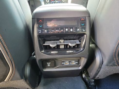 Used 2023 Jeep Grand Cherokee Summit AWD/4WD image 11