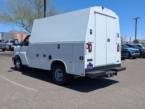 New 2025 GMC Savana 3500 w/ Power Convenience Package RWD image 4