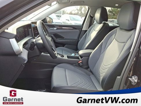 New 2026 Volkswagen Tiguan SE image 6