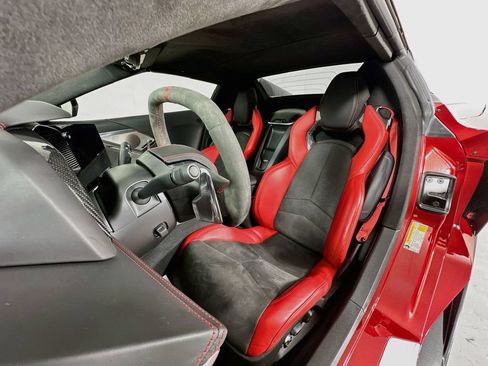 Used 2021 Chevrolet Corvette Stingray Premium Conv w/ Z51 Performance Package RWD image 15