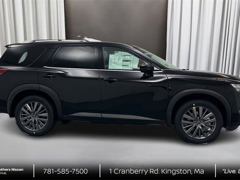 New 2025 Nissan Pathfinder SL w/ SL Premium Package image 4