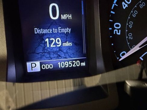 Used 2017 Toyota Tacoma TRD Off-Road w/ Premium & Technology Package image 24