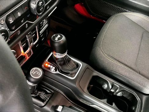 Used 2024 Jeep Wrangler Unlimited Sport AWD/4WD image 17