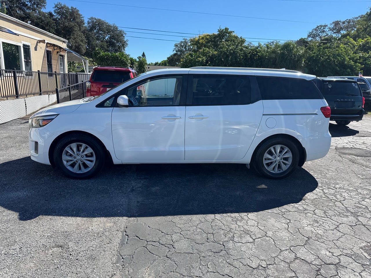 Used 2016 Kia Sedona LX FWD image 5