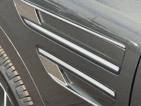 Used 2024 Genesis GV80 2.5T image 16