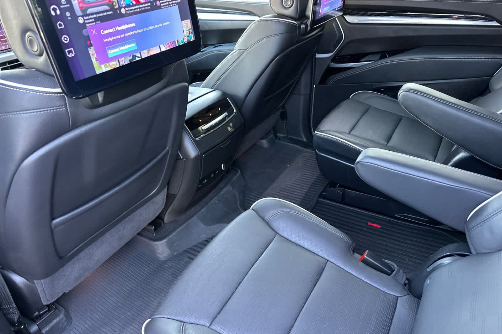 Used 2025 Cadillac Escalade Sport w/ Touring Package AWD/4WD image 5
