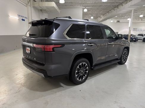 Used 2025 Toyota Sequoia Limited w/ Tow Technology Package AWD/4WD image 9