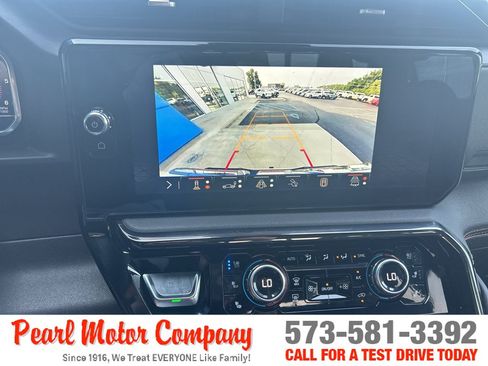 Certified 2024 GMC Sierra 1500 AT4 w/ Technology Package AWD/4WD image 19