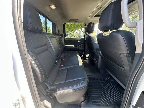 Used 2024 Nissan Frontier SL w/ Technology Package AWD/4WD image 29