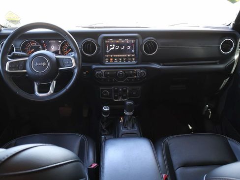 Used 2020 Jeep Gladiator Overland AWD/4WD image 11
