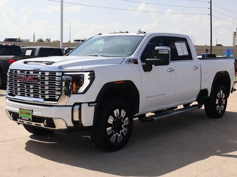 Used 2025 GMC Sierra 2500 Denali AWD/4WD image 3