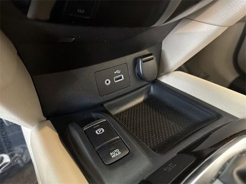 Used 2020 Nissan Rogue SV w/ Premium Package image 26