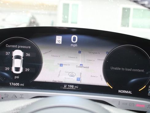 Used 2022 Porsche Taycan 4S image 19