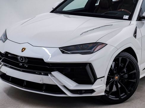 Used 2024 Lamborghini Urus S image 4