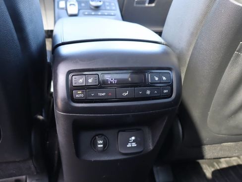 Used 2023 Hyundai Palisade Limited image 17