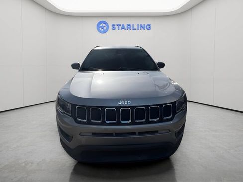 Used 2020 Jeep Compass Sport w/ Tech Group FWD image 4