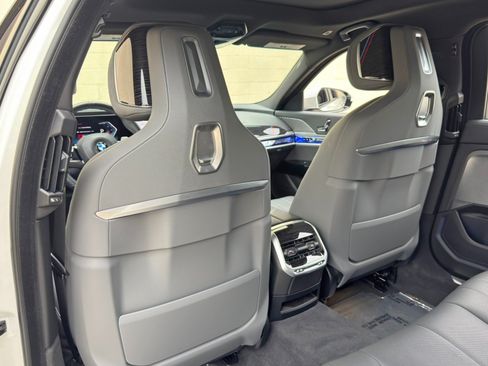 Used 2023 BMW 740i RWD image 48